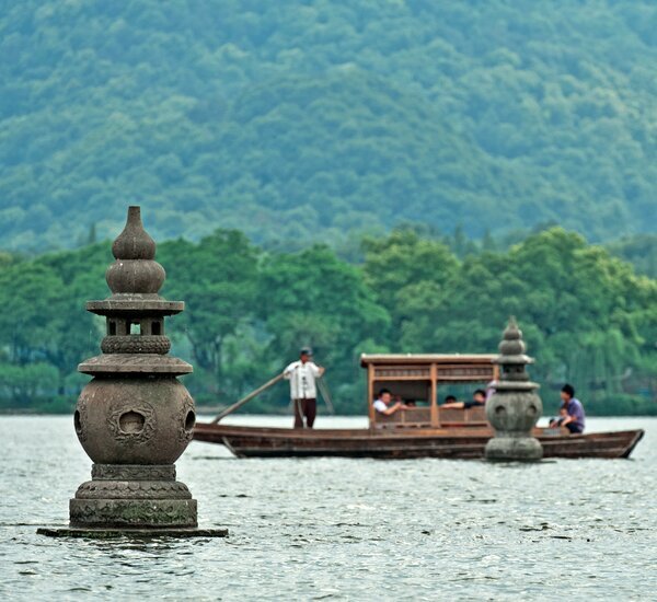  West Lake (the Symbol of Hangzhou) 