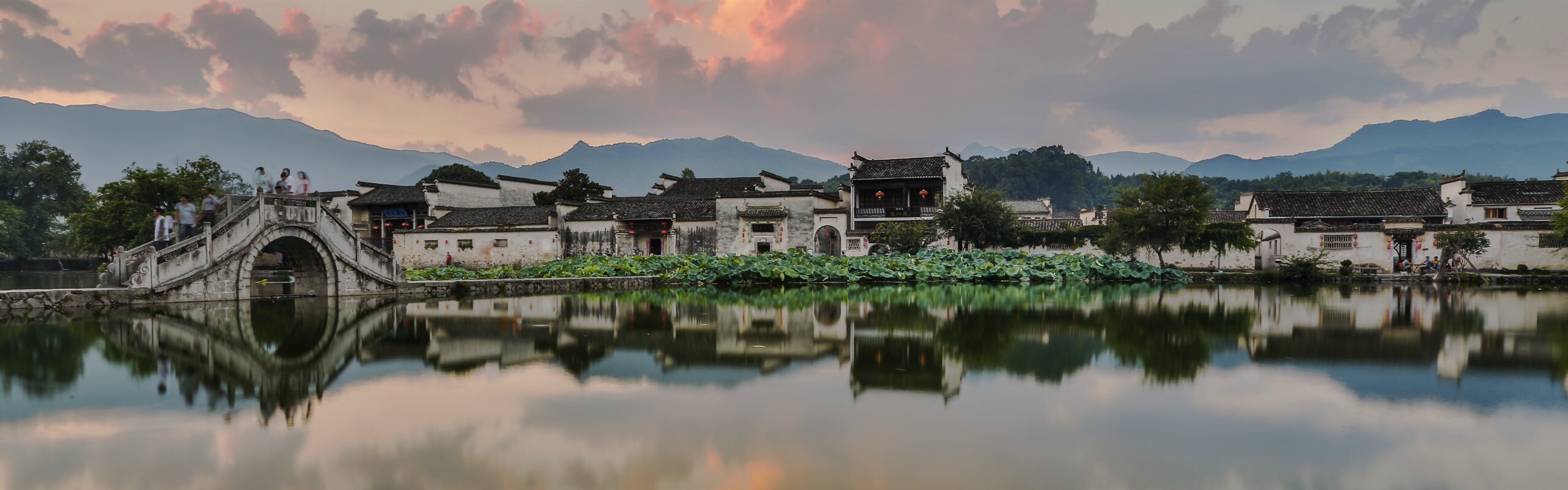 Huangshan Spotlight Experiences